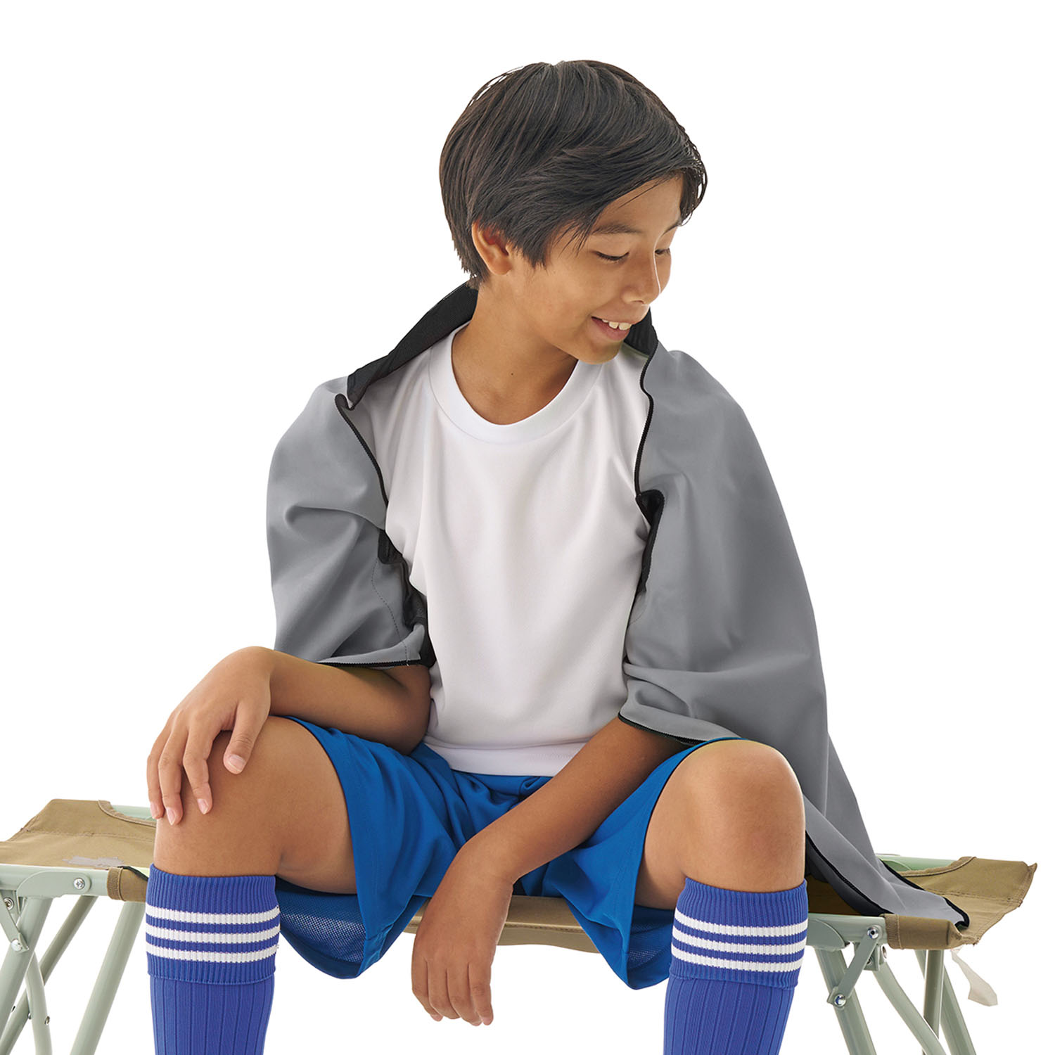 グレー