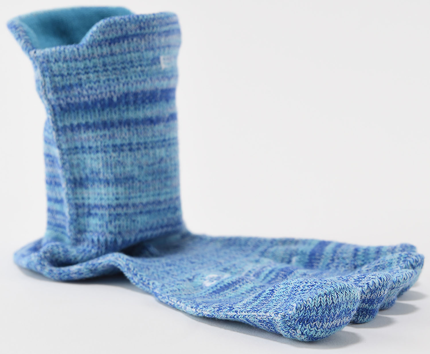 ブルー